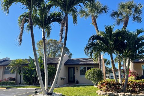 Casa en venta en Royal Palm Beach, Florida, 2 dormitorios, 120.31 m2 № 1103572 - foto 1