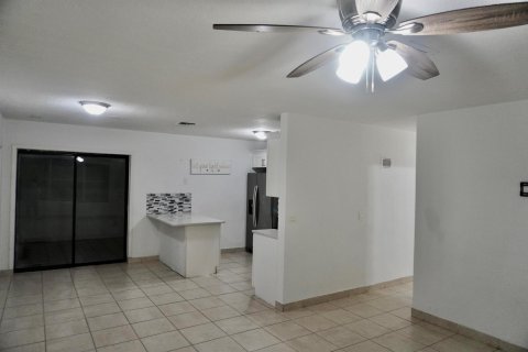 Casa en venta en Palm Springs, Florida, 4 dormitorios, 127.93 m2 № 1103571 - foto 17