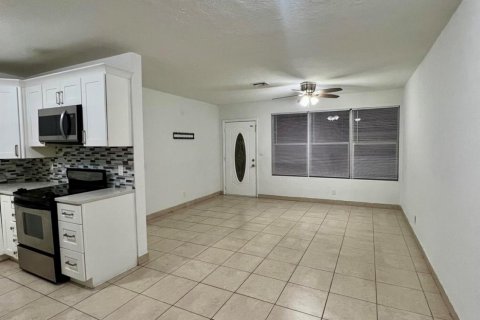 Casa en venta en Palm Springs, Florida, 4 dormitorios, 127.93 m2 № 1103571 - foto 14