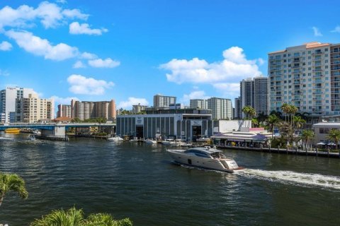 Condo in Fort Lauderdale, Florida  № 1171041 - photo 7