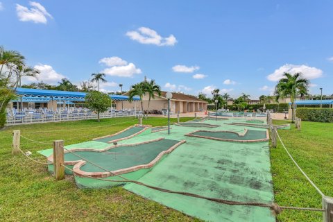 Condo in Palm Springs, Florida, 1 bedroom  № 1171067 - photo 5