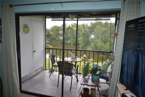 Condominio en venta en Oldsmar, Florida, 2 dormitorios, 97.92 m2 № 1122286 - foto 3