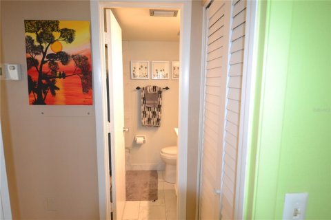Condominio en venta en Oldsmar, Florida, 2 dormitorios, 97.92 m2 № 1122286 - foto 8