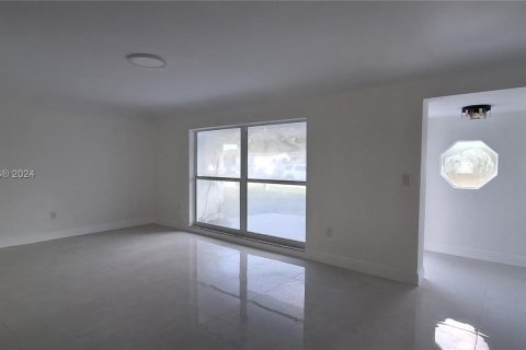 Casa en venta en Miramar, Florida, 3 dormitorios, 154.5 m2 № 1281782 - foto 2