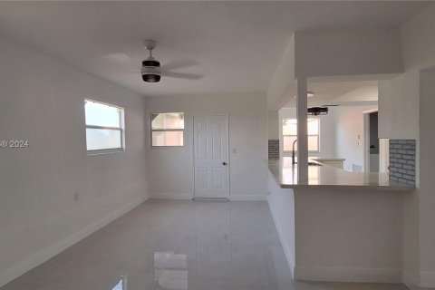 Casa en venta en Miramar, Florida, 3 dormitorios, 154.5 m2 № 1281782 - foto 19