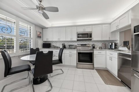 Copropriété à vendre à Boca Raton, Floride: 2 chambres, 124.49 m2 № 1139144 - photo 12