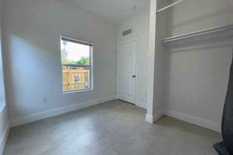 Casa en venta en Fort Lauderdale, Florida, 6 dormitorios, 136.75 m2 № 1099045 - foto 7