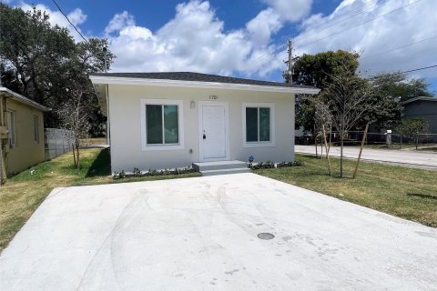Casa en venta en Fort Lauderdale, Florida, 6 dormitorios, 136.75 m2 № 1099045 - foto 29