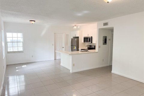 House in Miami, Florida 3 bedrooms, 90.58 sq.m. № 1092675 - photo 5