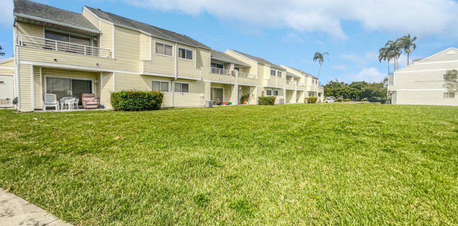 Condo in Lauderdale Lakes, Florida, 1 bedroom  № 1011547