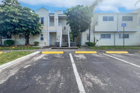 Copropriété à vendre à Lauderdale Lakes, Floride: 1 chambre, 81.01 m2 № 1011547 - photo 16