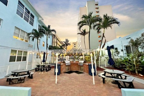 Condominio en venta en Hollywood, Florida, 1 dormitorio, 63.55 m2 № 1378870 - foto 18