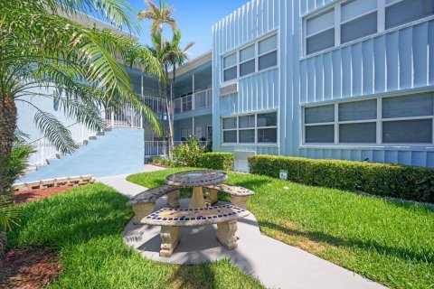 Condominio en venta en Hollywood, Florida, 1 dormitorio, 63.55 m2 № 1378870 - foto 4