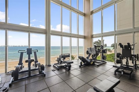 Condo in Hallandale Beach, Florida, 2 bedrooms  № 1378828 - photo 15