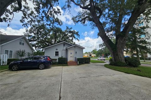 Commercial property in Orlando, Florida 154.4 sq.m. № 1351106 - photo 8