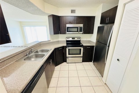 Condo in Oakland Park, Florida, 1 bedroom  № 1396205 - photo 2