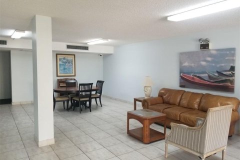 Condo in Deerfield Beach, Florida, 2 bedrooms  № 959228 - photo 10