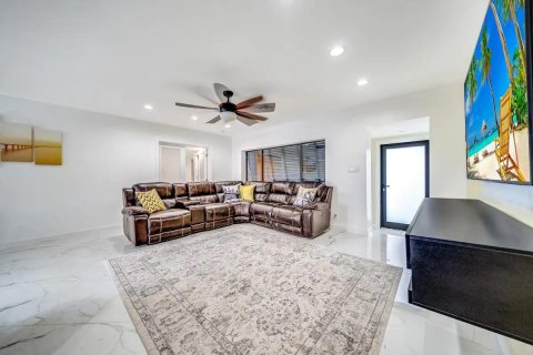 Villa ou maison à vendre à Wilton Manors, Floride: 4 chambres, 176.51 m2 № 913455 - photo 29