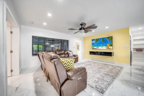 Villa ou maison à vendre à Wilton Manors, Floride: 4 chambres, 176.51 m2 № 913455 - photo 28