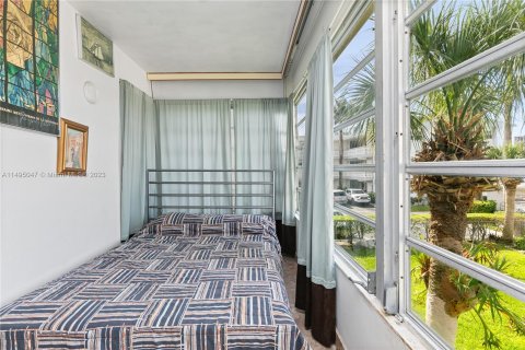 Condominio en venta en Hallandale Beach, Florida, 1 dormitorio, 83.61 m2 № 869739 - foto 19