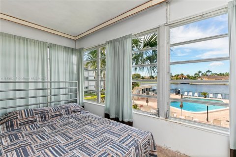 Condominio en venta en Hallandale Beach, Florida, 1 dormitorio, 83.61 m2 № 869739 - foto 18