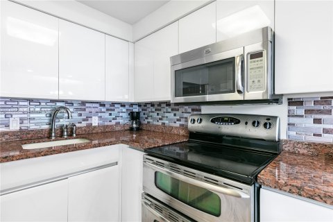 Condominio en venta en Hallandale Beach, Florida, 1 dormitorio, 83.61 m2 № 869739 - foto 6
