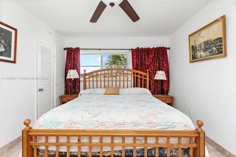 Condominio en venta en Hallandale Beach, Florida, 1 dormitorio, 83.61 m2 № 869739 - foto 16