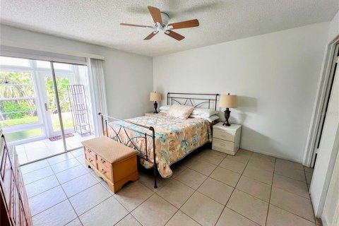 Condo in Vero Beach, Florida, 2 bedrooms  № 1337704 - photo 8