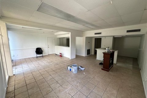 Propiedad comercial en alquiler en Gainesville, Florida, 425.86 m2 № 1337736 - foto 3