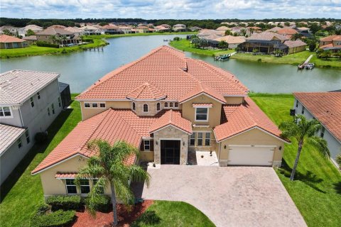 House in BELLALAGO in Kissimmee, Florida 5 bedrooms, 577.39 sq.m. № 1248587 - photo 1