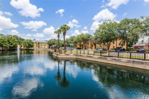 Condo in Orlando, Florida, 2 bedrooms  № 1303151 - photo 21