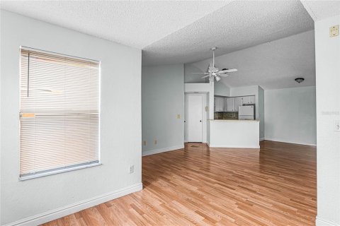 Condo in Orlando, Florida, 2 bedrooms  № 1303151 - photo 10