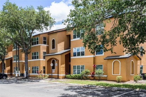 Copropriété à vendre à Orlando, Floride: 2 chambres, 97.92 m2 № 1303151 - photo 2