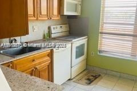 Condominio en venta en Lauderhill, Florida, 2 dormitorios, 94.39 m2 № 1095231 - foto 7