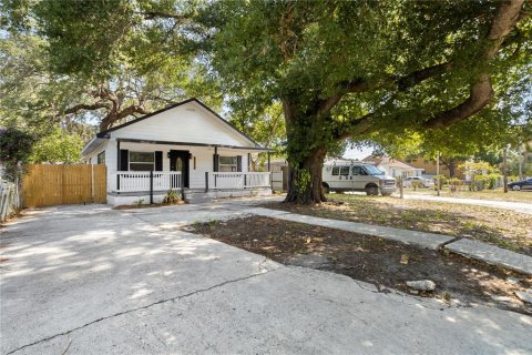 House in Tampa, Florida 3 bedrooms, 108.6 sq.m. № 1342351 - photo 2