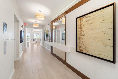 Condo in Miami Beach, Florida, 5 bedrooms  № 1232459 - photo 17