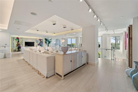 Condo in Miami Beach, Florida, 5 bedrooms  № 1232459 - photo 11