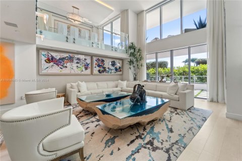 Condominio en venta en Miami Beach, Florida, 5 dormitorios, 525.36 m2 № 1232459 - foto 4