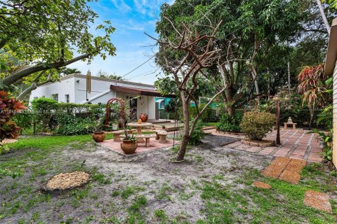 Villa ou maison à vendre à Miami Springs, Floride: 3 chambres, 116.41 m2 № 963109 - photo 10
