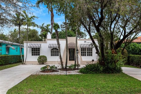 House in Miami Springs, Florida 3 bedrooms, 116.41 sq.m. № 963109 - photo 1