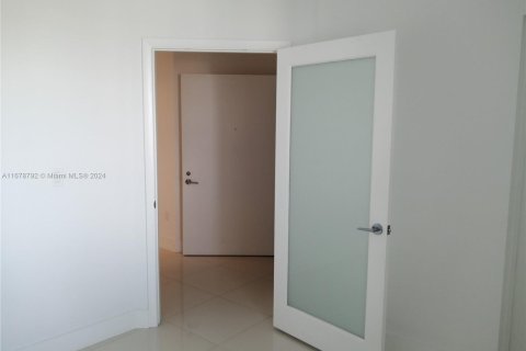 Condominio en venta en Miami, Florida, 1 dormitorio, 106.56 m2 № 1406252 - foto 11