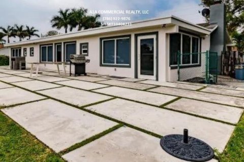 Villa ou maison à vendre à Miramar, Floride: 6 chambres, 537.81 m2 № 762844 - photo 3