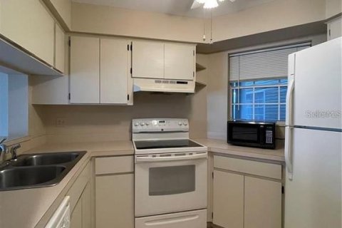 Condominio en alquiler en Saint Petersburg, Florida, 2 dormitorios, 66.89 m2 № 1356359 - foto 5