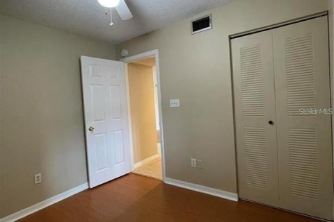 Condo in Saint Petersburg, Florida, 2 bedrooms  № 1356359 - photo 11