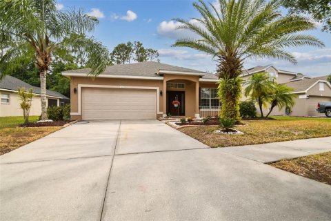 Casa en venta en New Port Richey, Florida, 3 dormitorios, 164.44 m2 № 1356395 - foto 1