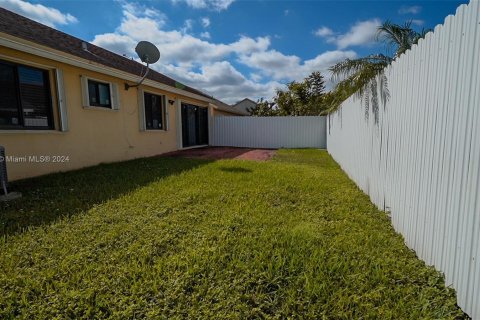 Villa ou maison à vendre à Miami Gardens, Floride: 4 chambres, 128.3 m2 № 1009211 - photo 18