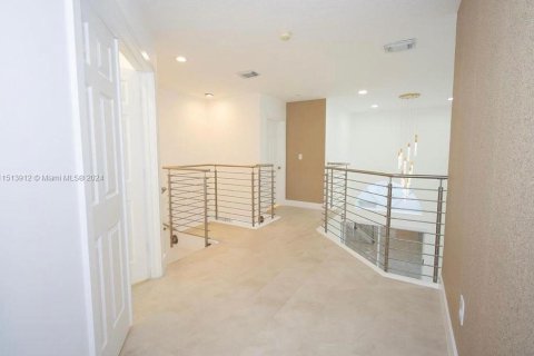 Casa en venta en Doral, Florida, 5 dormitorios, 216 m2 № 944797 - foto 8