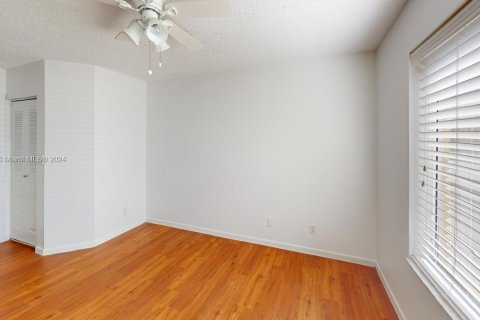 Condominio en venta en Coral Springs, Florida, 1 dormitorio, 75.81 m2 № 1127329 - foto 12