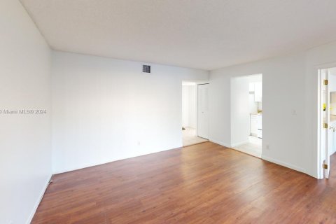Condominio en venta en Coral Springs, Florida, 1 dormitorio, 75.81 m2 № 1127329 - foto 3
