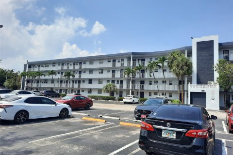 Condominio en venta en Miami, Florida, 2 dormitorios, 129.04 m2 № 1188780 - foto 9